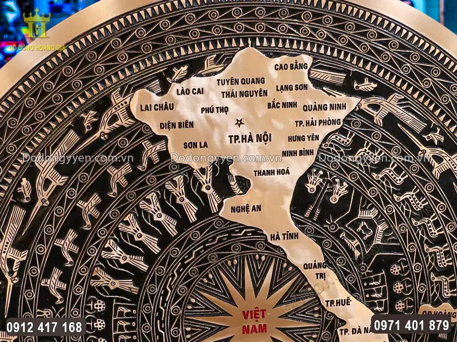 Từng họa tiết hoa văn được chăm ch&uacute;t tỉ mỉ